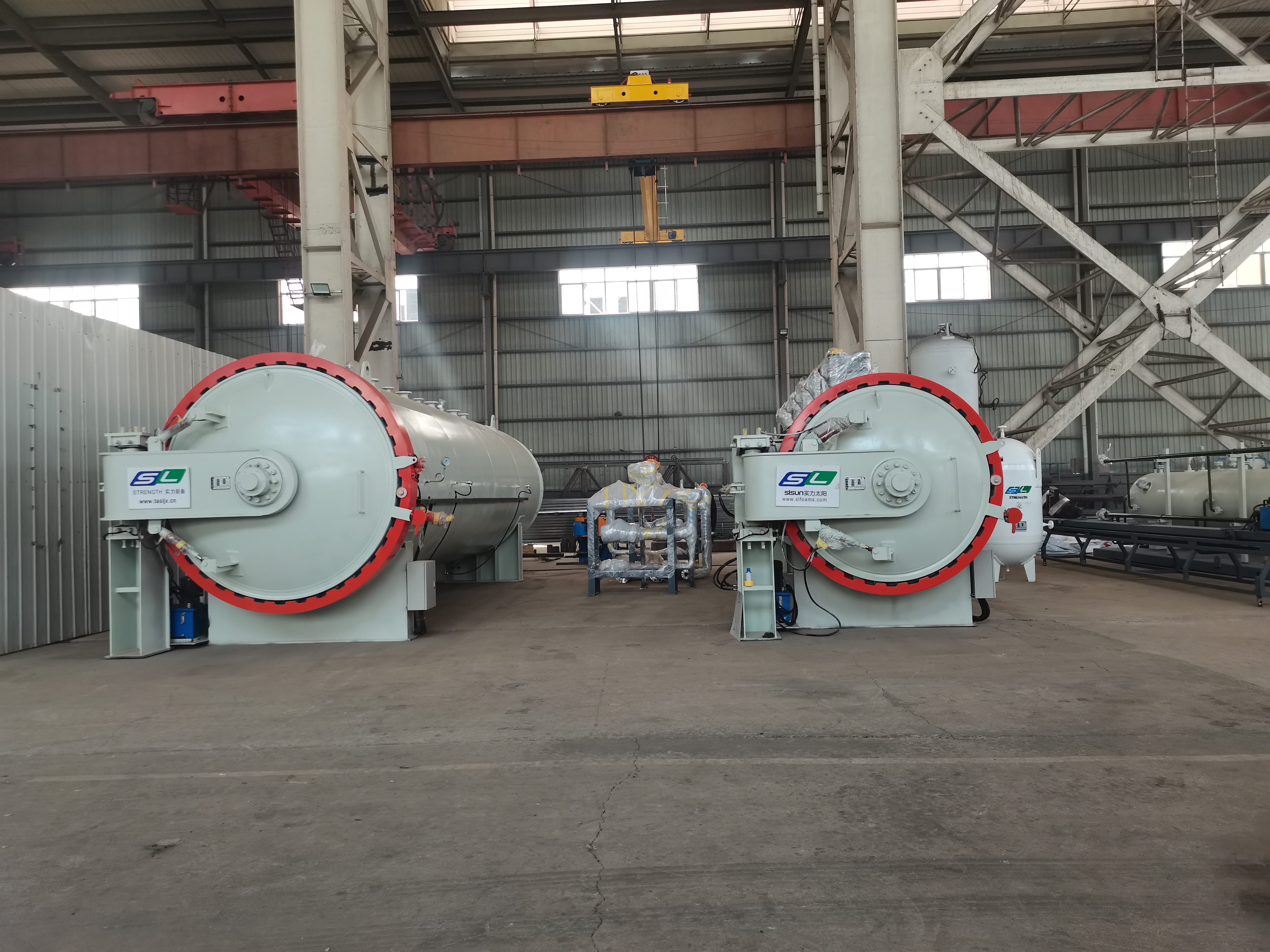 DN2000、DN2400兩臺(tái)新材料熱壓罐發(fā)往江蘇